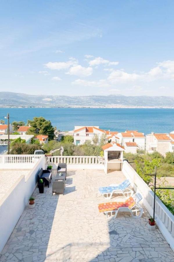 Ferienwohnung In Arbanija Mit Meerblick, Balkon, Klimaanlage, W-Lan 5137-1 Трогир Экстерьер фото